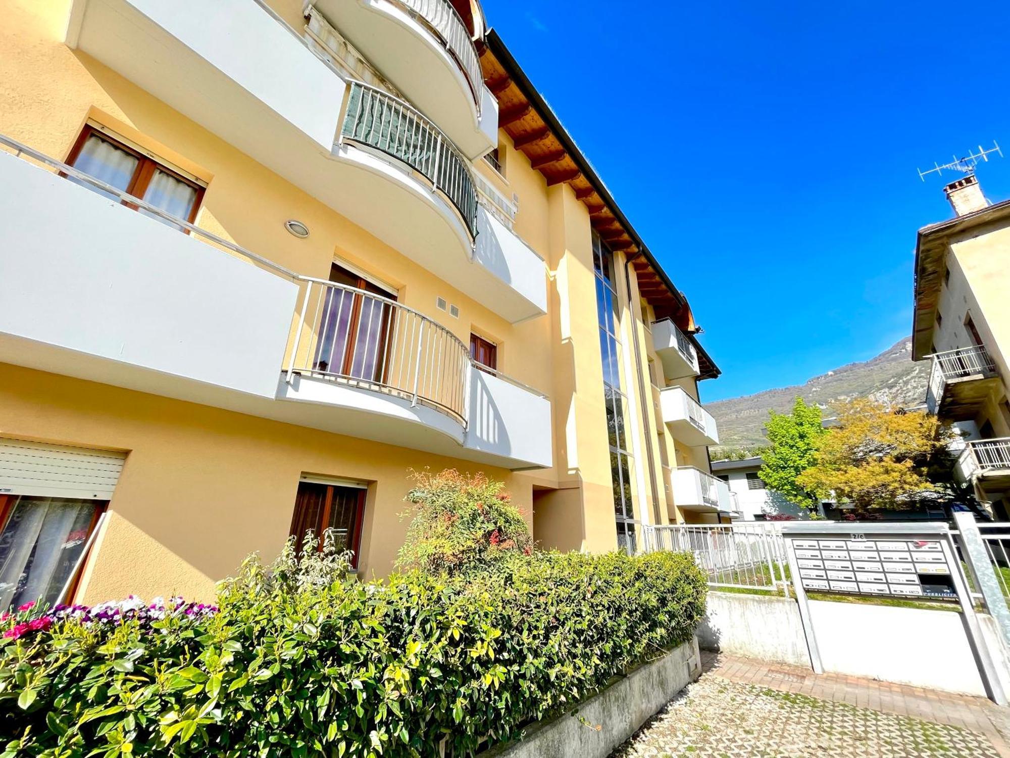 Casa Segantini - Relax Apartment 2 Arco Exterior foto